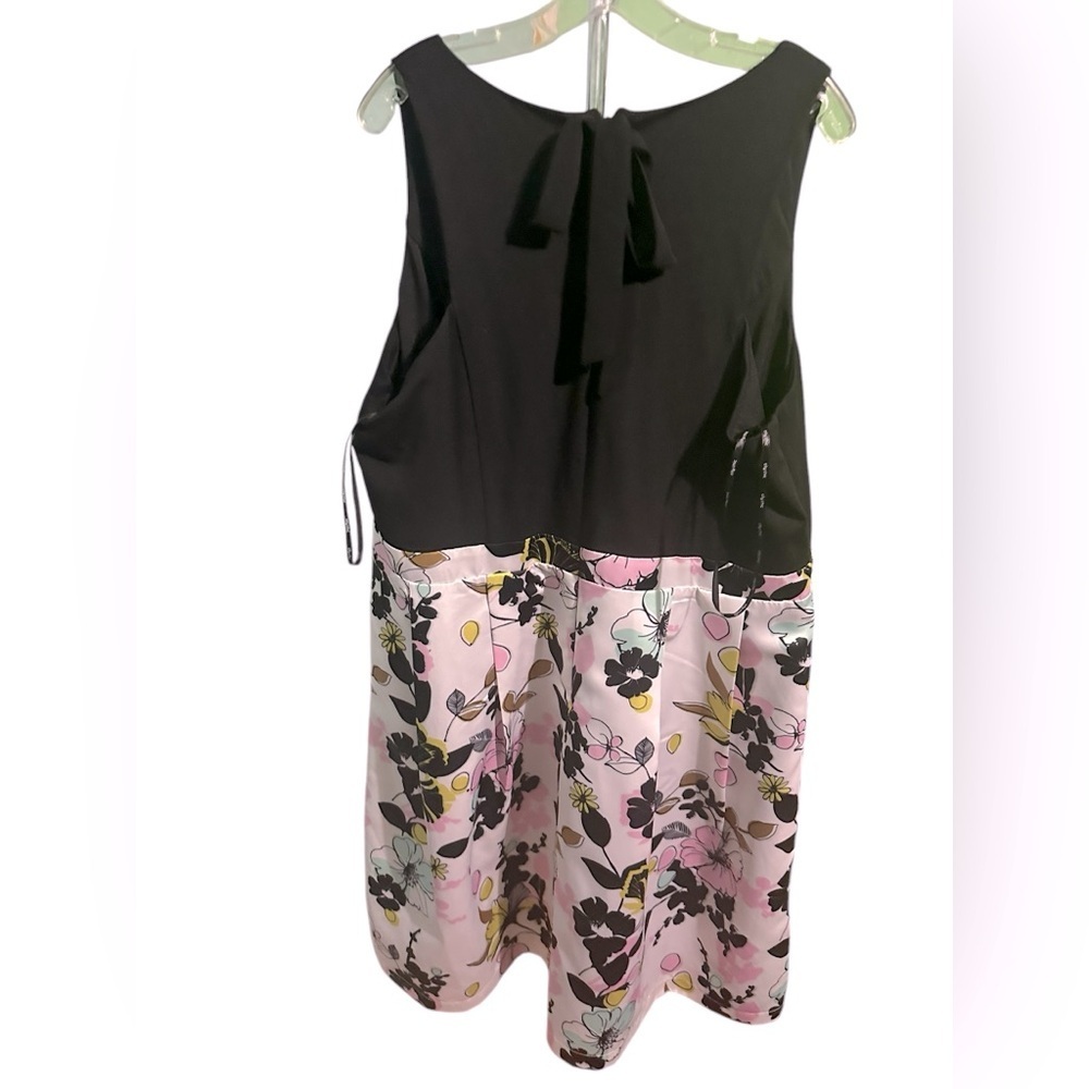 City Chic black/floral dress size XL/22 - Picture 4 of 11